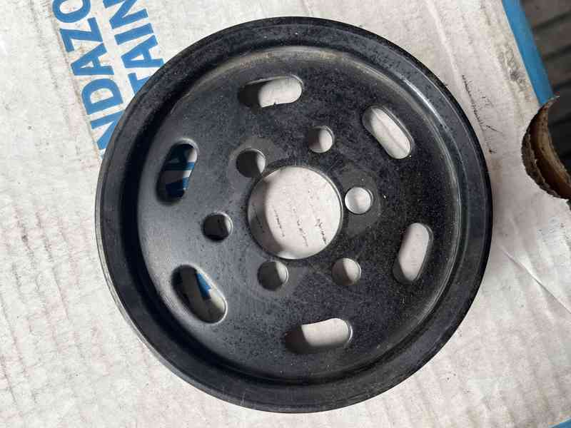 FELICIA 1.9D 2x řemenice a relé žhavení - foto 4