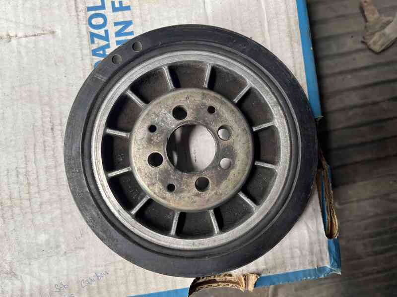 FELICIA 1.9D 2x řemenice a relé žhavení - foto 2