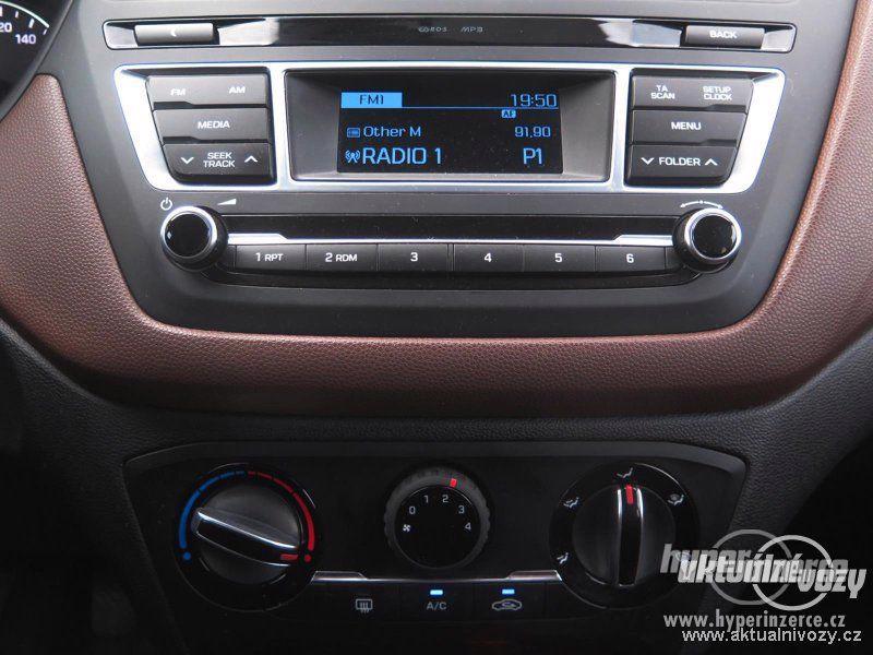 Hyundai i20 1.2, benzín, RV 2015 - foto 14