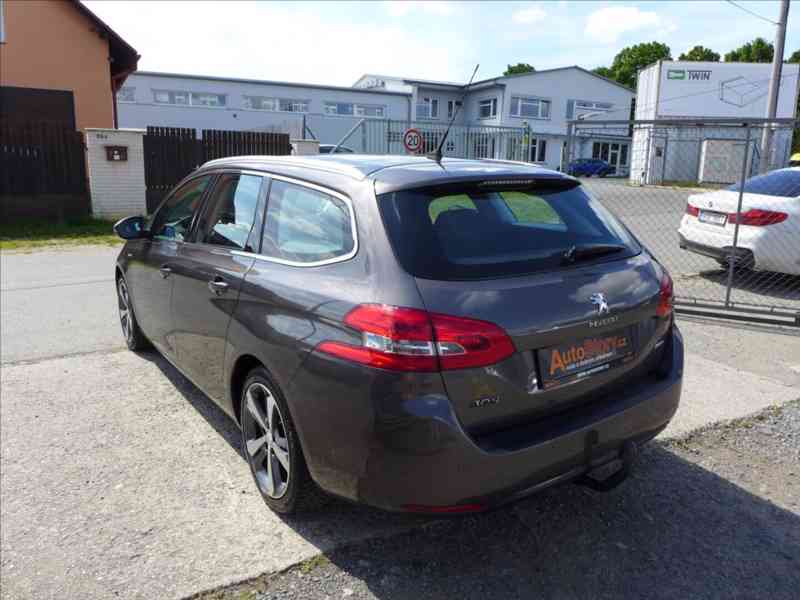 Peugeot 308 2,0 HDi FULL LED,TAŽNÉ,SERVIS - foto 4