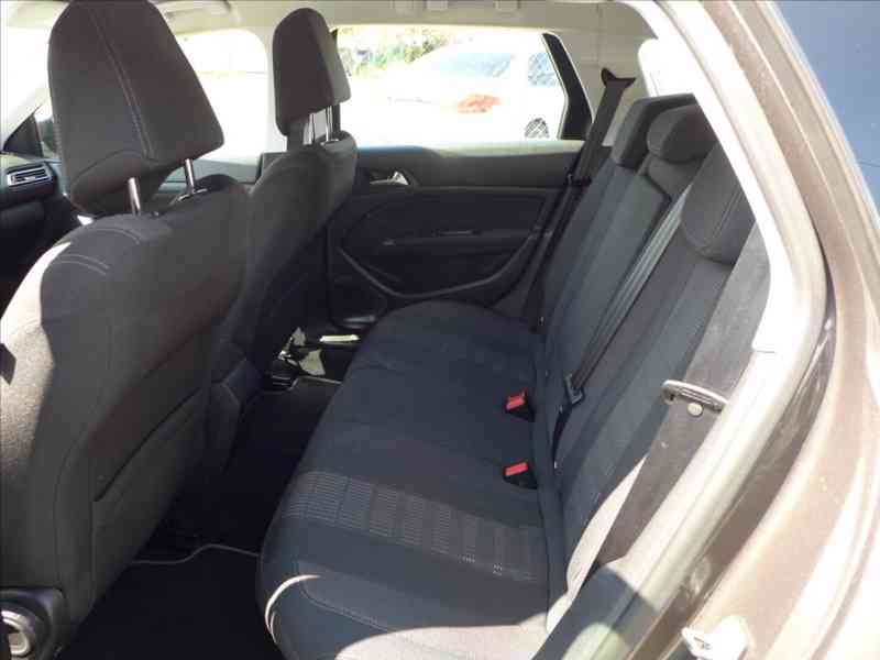 Peugeot 308 2,0 HDi FULL LED,TAŽNÉ,SERVIS - foto 6