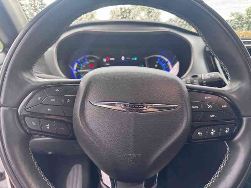 Chrysler Pacifica 3,6 Hybrid RU Radar L 2022 - foto 22