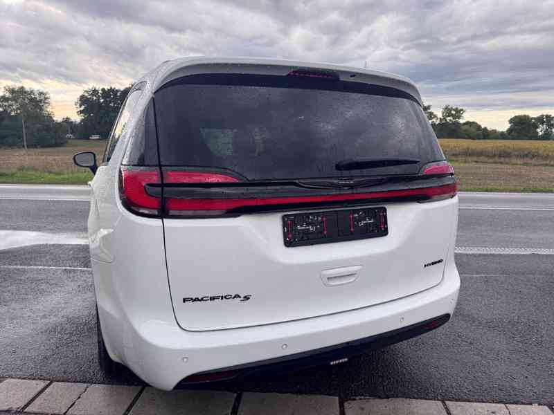 Chrysler Pacifica 3,6 Hybrid RU Radar L 2022 - foto 5