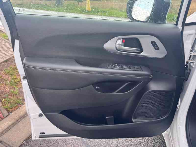 Chrysler Pacifica 3,6 Hybrid RU Radar L 2022 - foto 16