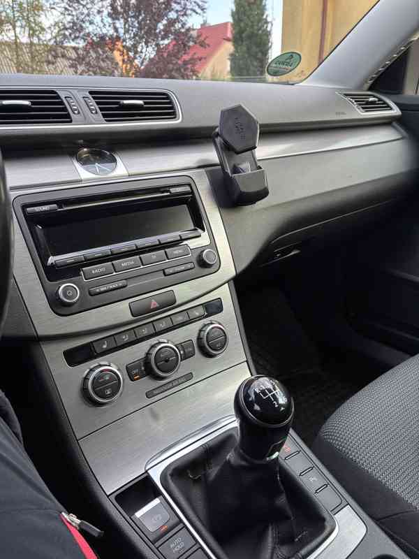 Prodám VW passat B7 2,0 TDI 103 kw comfortline - foto 10
