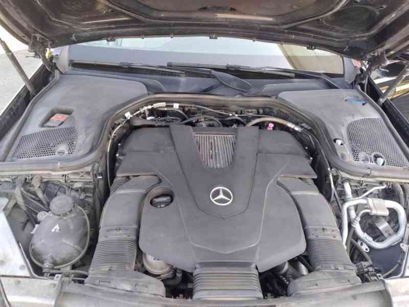 MERCEDES BENZ E450 3.0 AMG 4MATIC PANORAMA 1.MAJITEL,ČR,DPH - foto 57