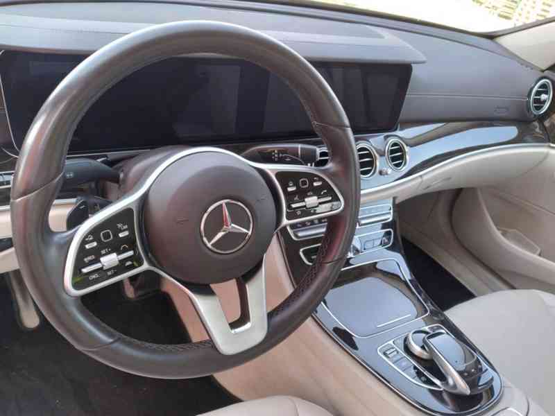 MERCEDES BENZ E450 3.0 AMG 4MATIC PANORAMA 1.MAJITEL,ČR,DPH - foto 21