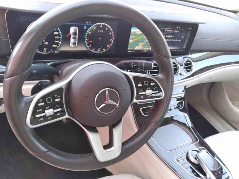 MERCEDES BENZ E450 3.0 AMG 4MATIC PANORAMA 1.MAJITEL,ČR,DPH - foto 27