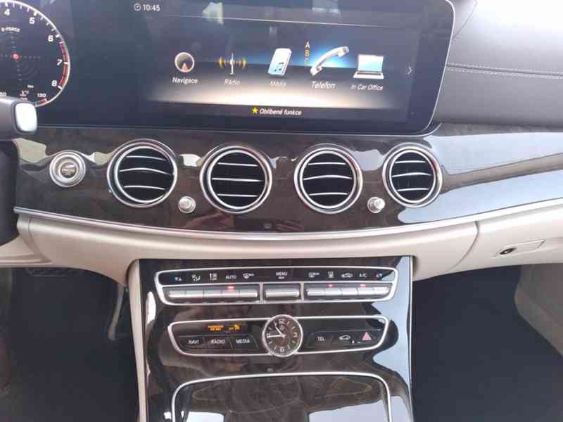 MERCEDES BENZ E450 3.0 AMG 4MATIC PANORAMA 1.MAJITEL,ČR,DPH - foto 39