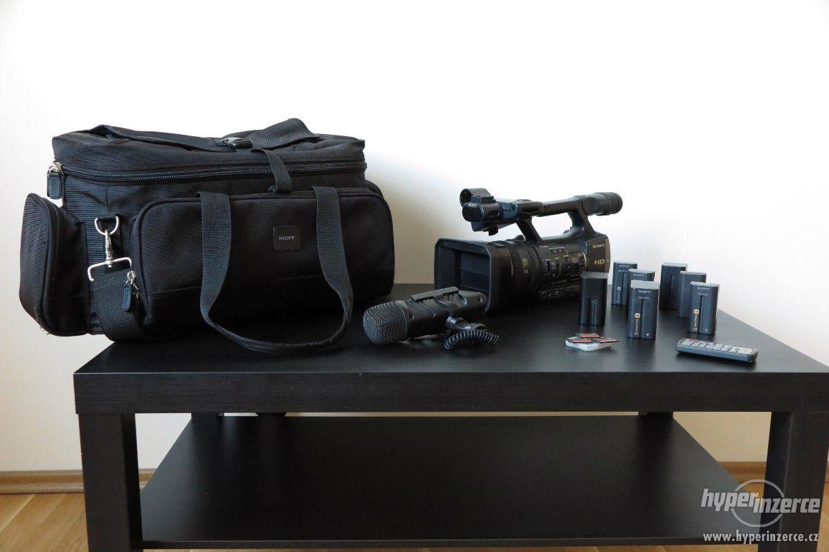 Videokamera SONY HDR-AX2000E + příslušenství - foto 1
