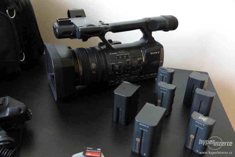 Videokamera SONY HDR-AX2000E + příslušenství - foto 3