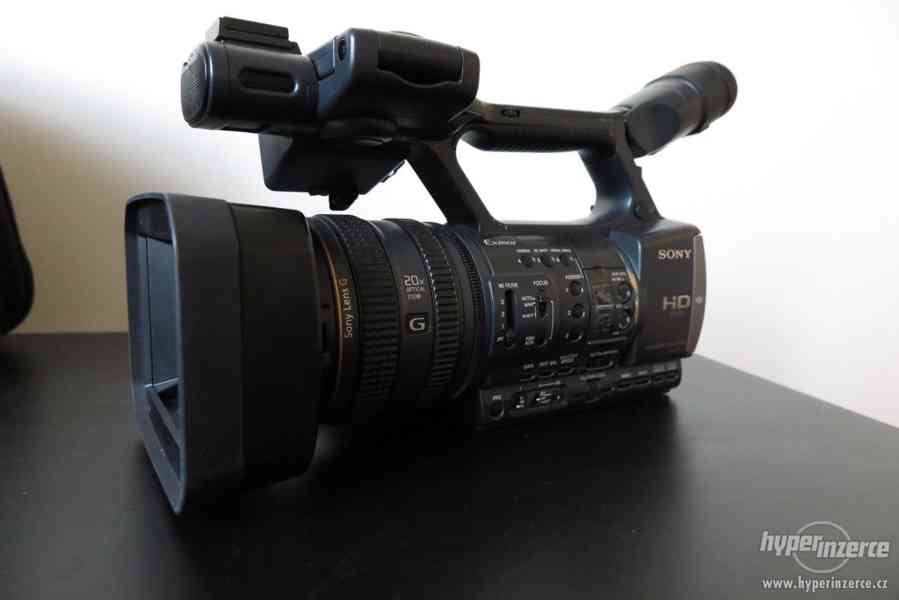 Videokamera SONY HDR-AX2000E + příslušenství - foto 10