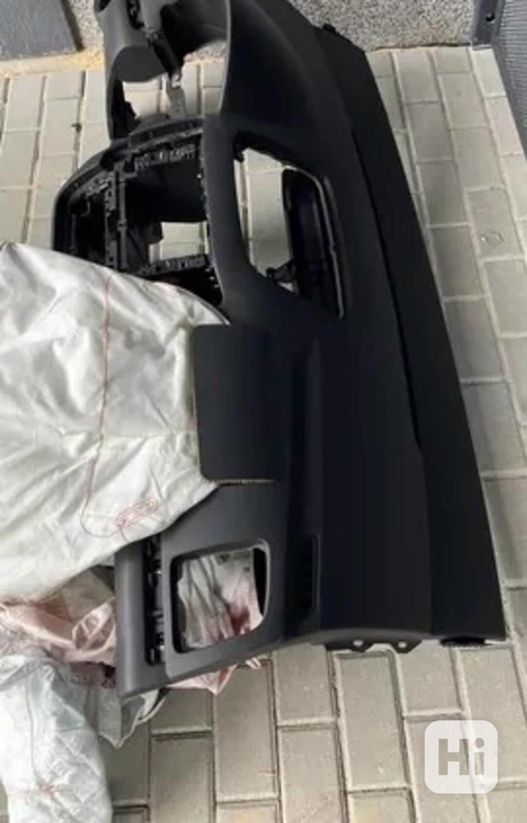 vystrelena paluba palubni deska skoda vw audi seat - foto 1