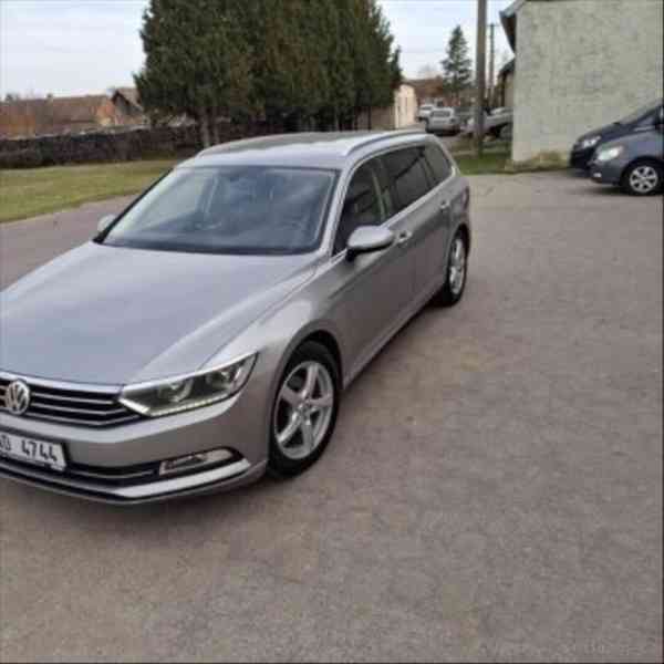 Volkswagen Passat 2,0 - foto 2