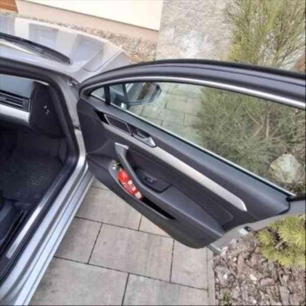 Volkswagen Passat 2,0 - foto 20