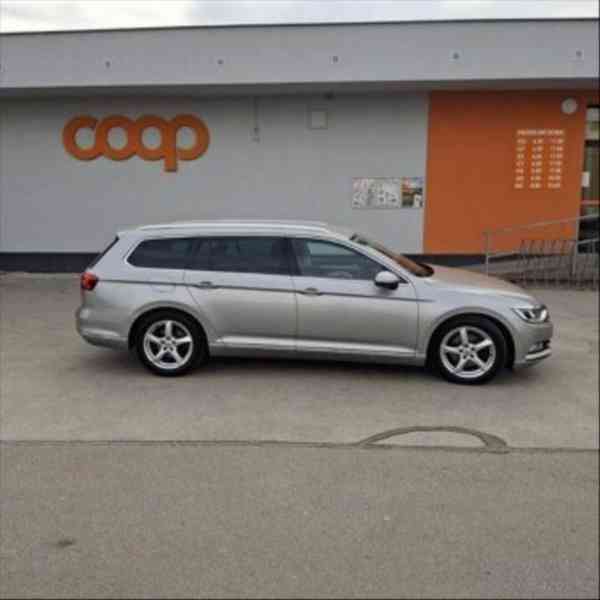 Volkswagen Passat 2,0 - foto 13