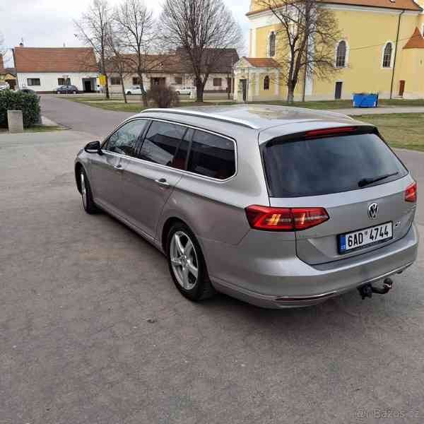 Volkswagen Passat 2,0 - foto 24