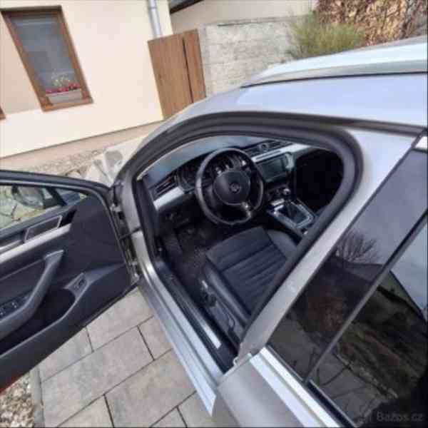 Volkswagen Passat 2,0 - foto 17