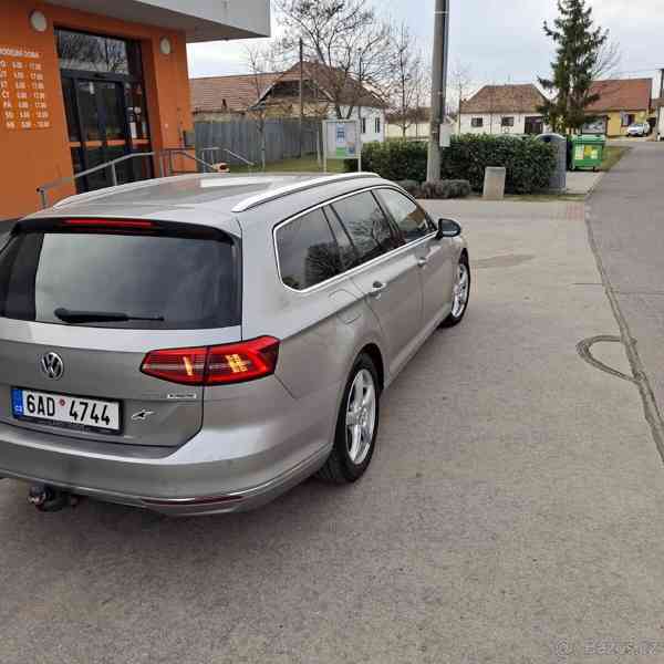 Volkswagen Passat 2,0 - foto 22