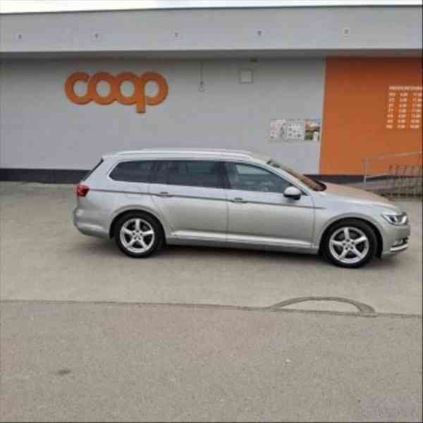 Volkswagen Passat 2,0 - foto 14