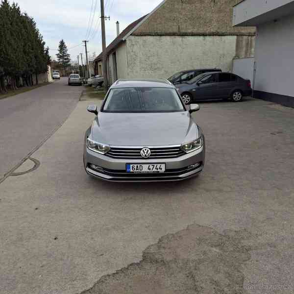 Volkswagen Passat 2,0 - foto 29