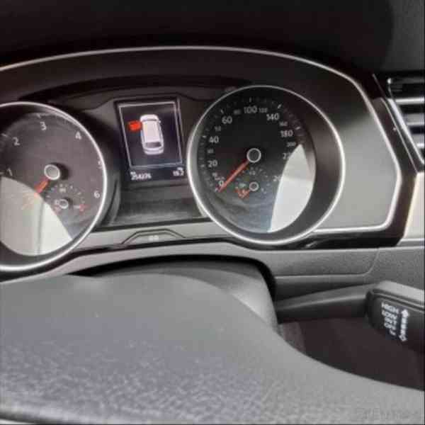 Volkswagen Passat 2,0 - foto 16