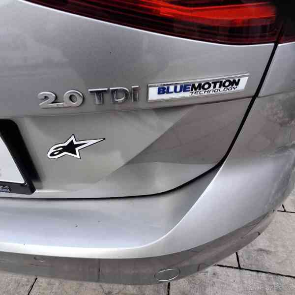 Volkswagen Passat 2,0 - foto 33