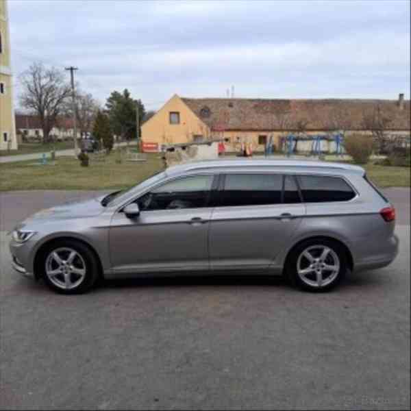 Volkswagen Passat 2,0 - foto 10