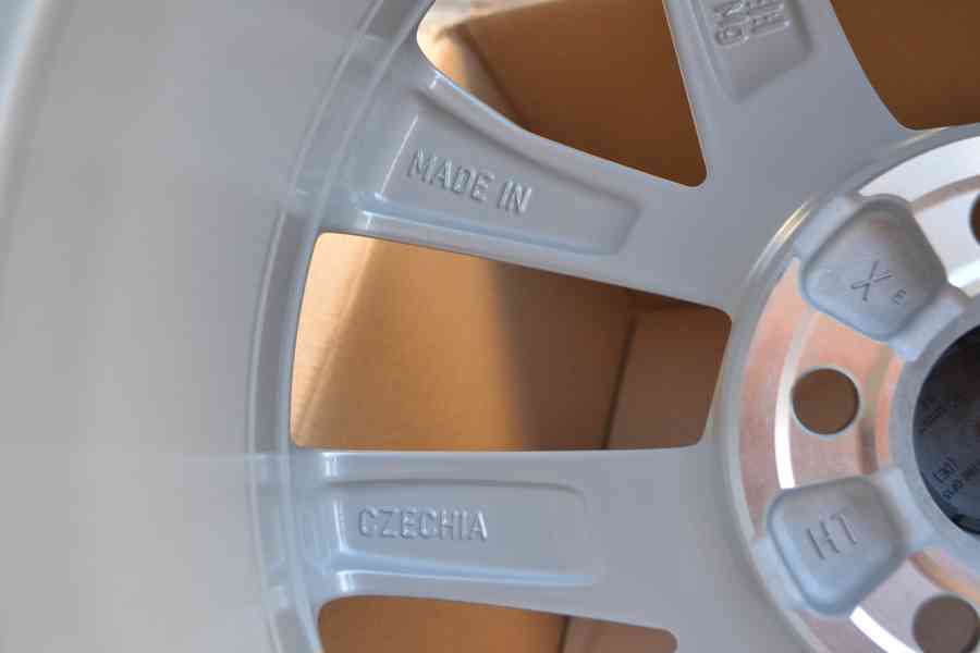 Škoda Kamiq/Scala, S.Arona – NOVÉ 16 originál Alu disky 6x16 - foto 9