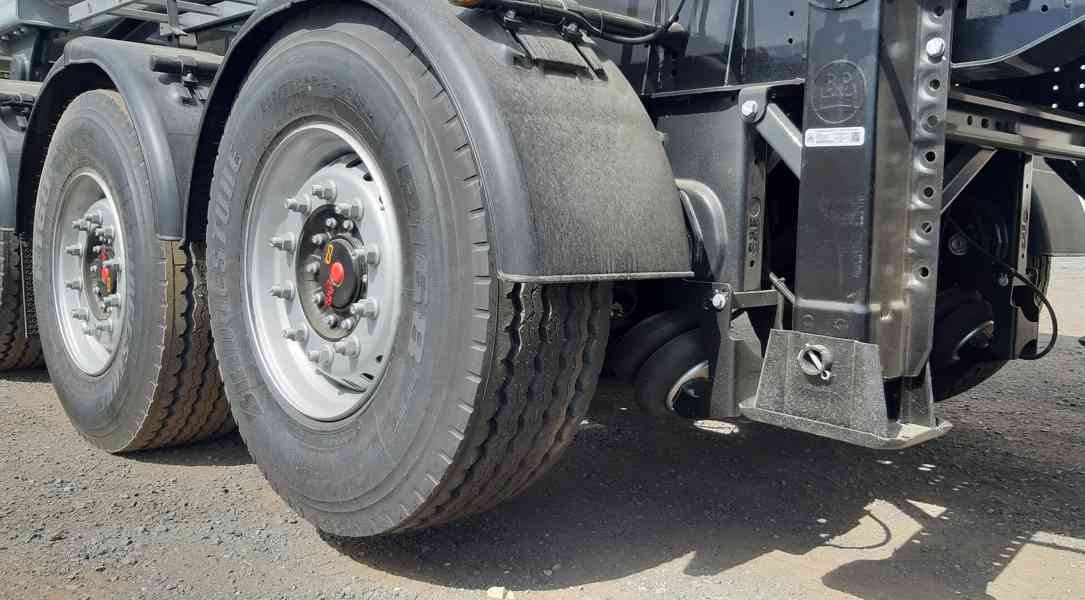 Sklápěcí návěs MEILLER 26 m3 / 2 ZVEDAČKY /provozní 6.040 kg - foto 3