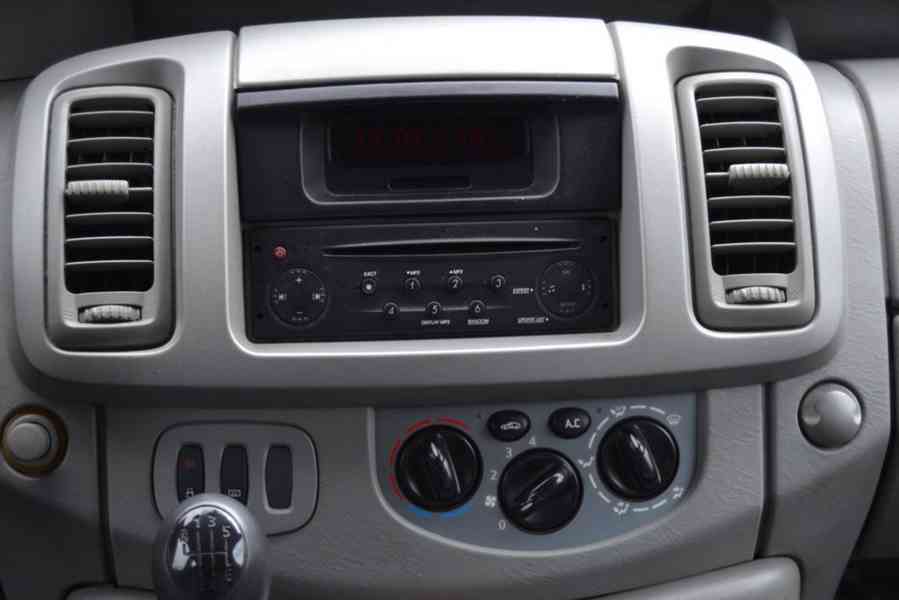 Renault Trafic 2.0 dCi 84kW L1H1 Passenger 6míst - foto 10