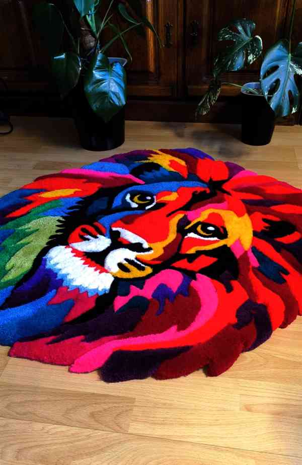 Ručně tuftovaný designový koberec – POP ART LEV (originál) - foto 2