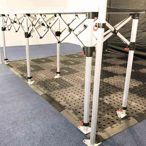 Skládaná plastová podlaha pod stánek 3x4,5m