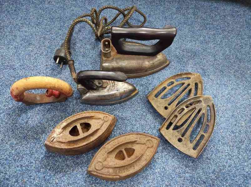 Staré žehličky - foto 3