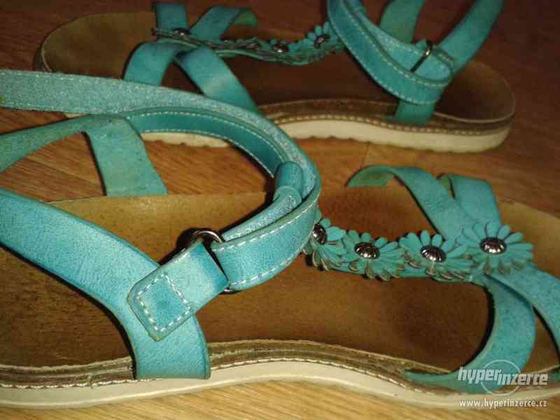letní sandály Baťa vel.36 - foto 3