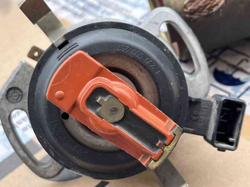 Rozdělovač FELICIA OCTAVIA 1.6 MPi - foto 4