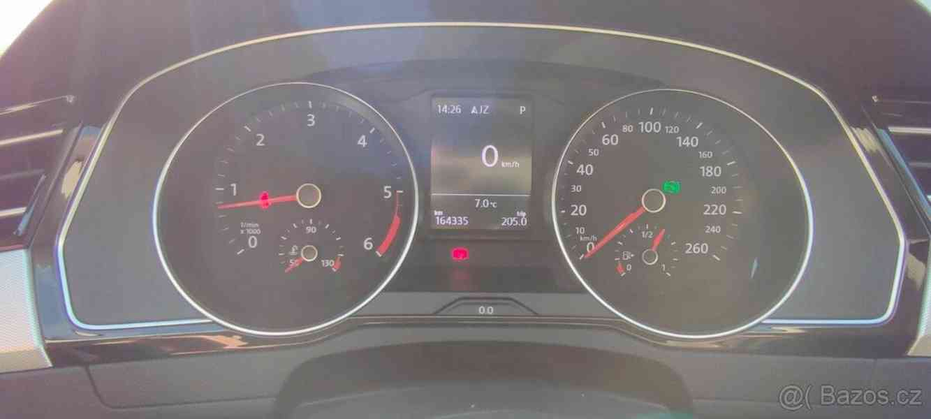 Volkswagen Passat 2,0   TDI 110KW DSG - foto 7