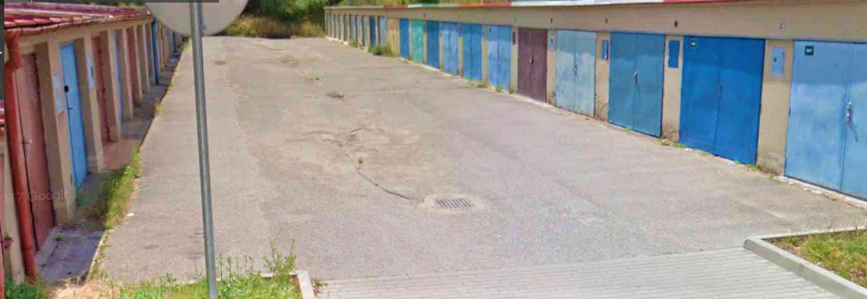 Pronajmu garáž v Blansku na Údolní - foto 2