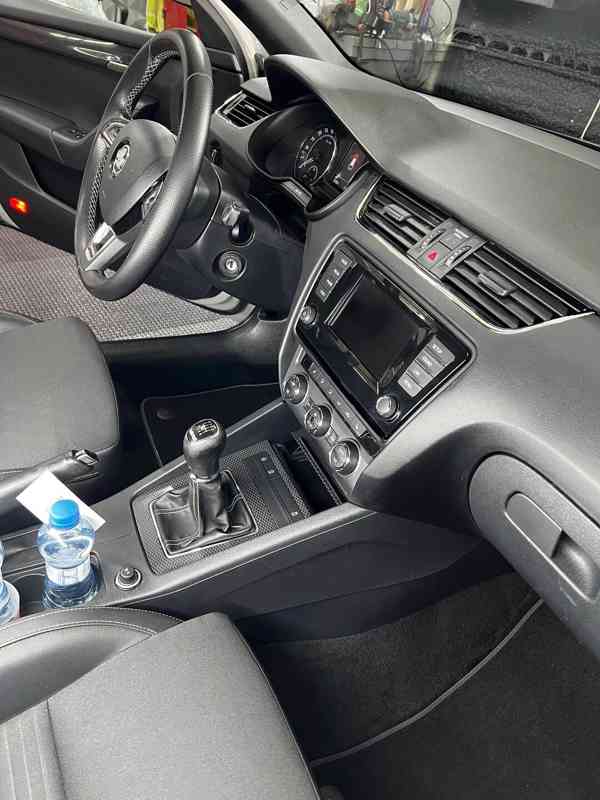 Škoda Octavia RS Combi 2.0 TDI 135 kW - foto 8