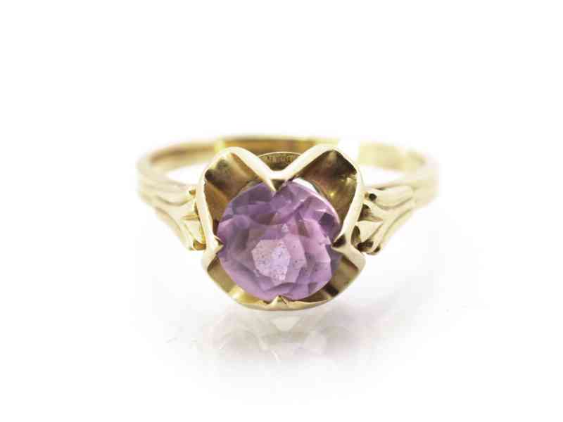 Zlatý prsten z růžového zlata s růžovým kamenem, vel. 52 - foto 1