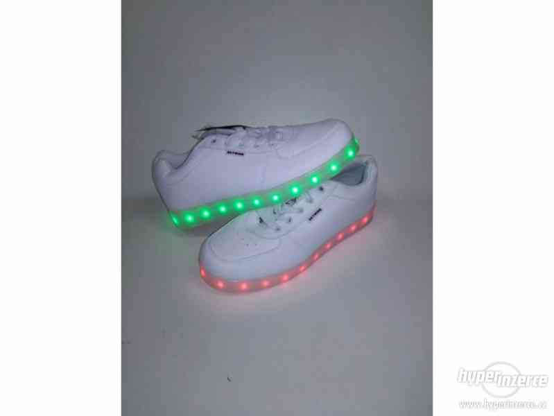 Svíticí LED boty - foto 7