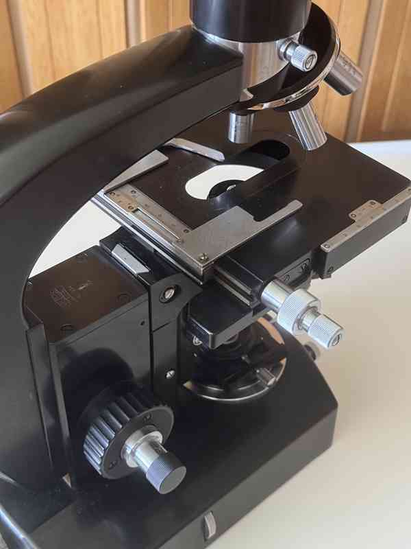 Badatelský mikroskop Carl Zeiss Nf s příslušenstvím - foto 5