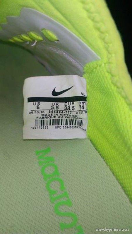 Sálovky Nike MAGISTAX FINALE II IC - foto 2