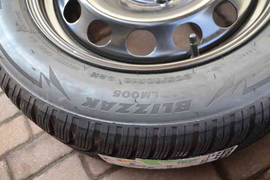 NOVÁ zimní sada Š.Octavia IV+205/60R16 Bridg.Blizak LM005 - foto 14