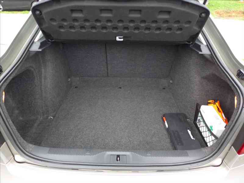 Škoda Octavia 1,9 TDI DIGI AC. SERVIS 1.MAJ - foto 8