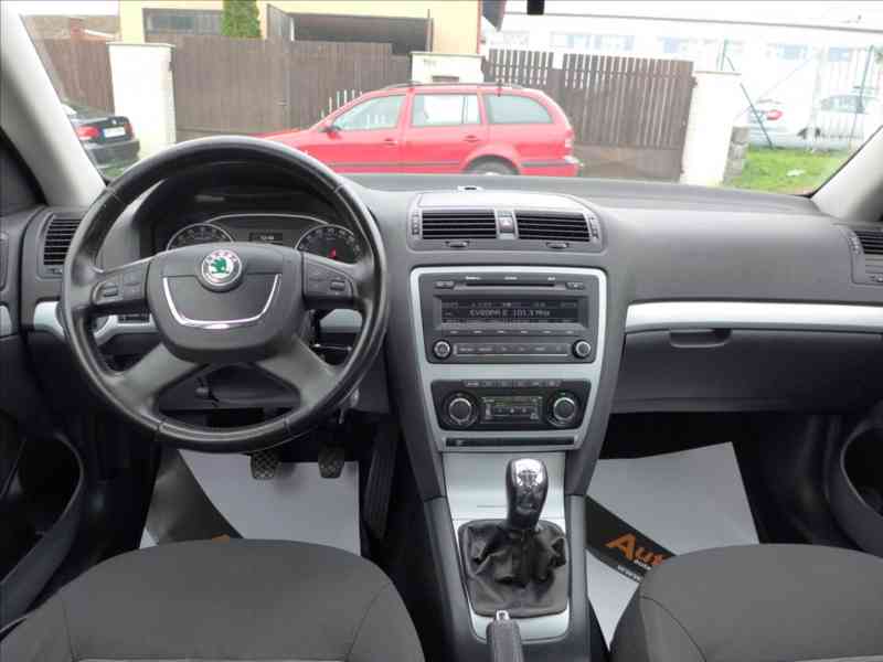 Škoda Octavia 1,9 TDI DIGI AC. SERVIS 1.MAJ - foto 7