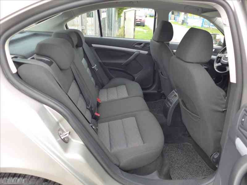 Škoda Octavia 1,9 TDI DIGI AC. SERVIS 1.MAJ - foto 9