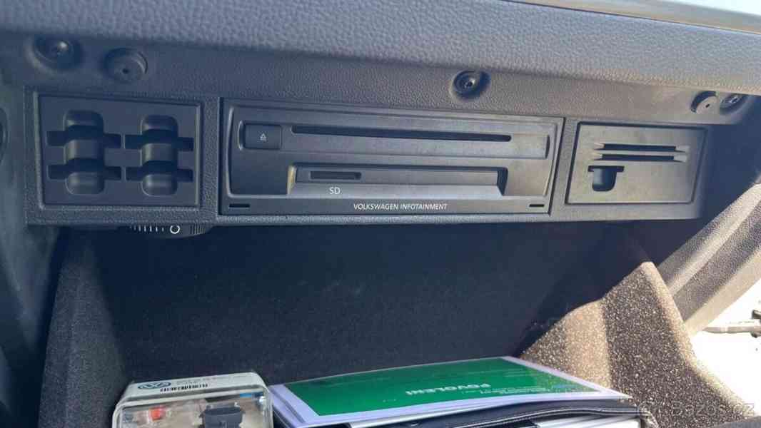 Volkswagen Golf 1,6 tdi, 85kw, první a jediný maj. - foto 7