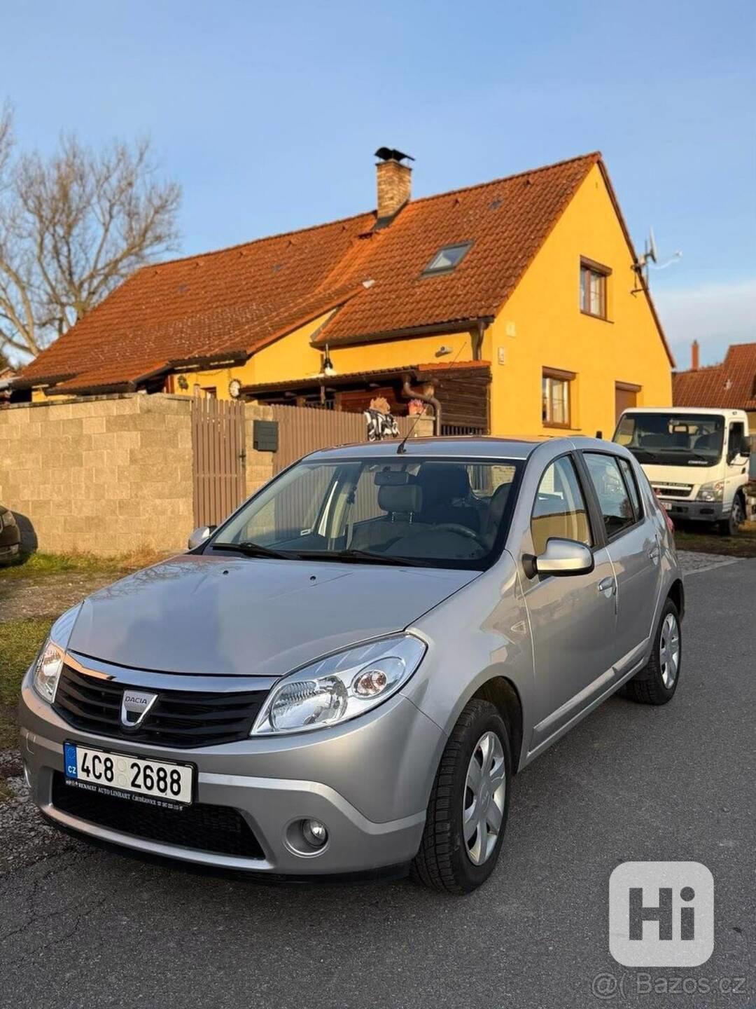 Dacia Sandero 1,6   64KW 60tkm, tažné zařízení - foto 1