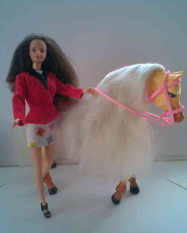 Barbie s koněm a kočičkami - foto 2